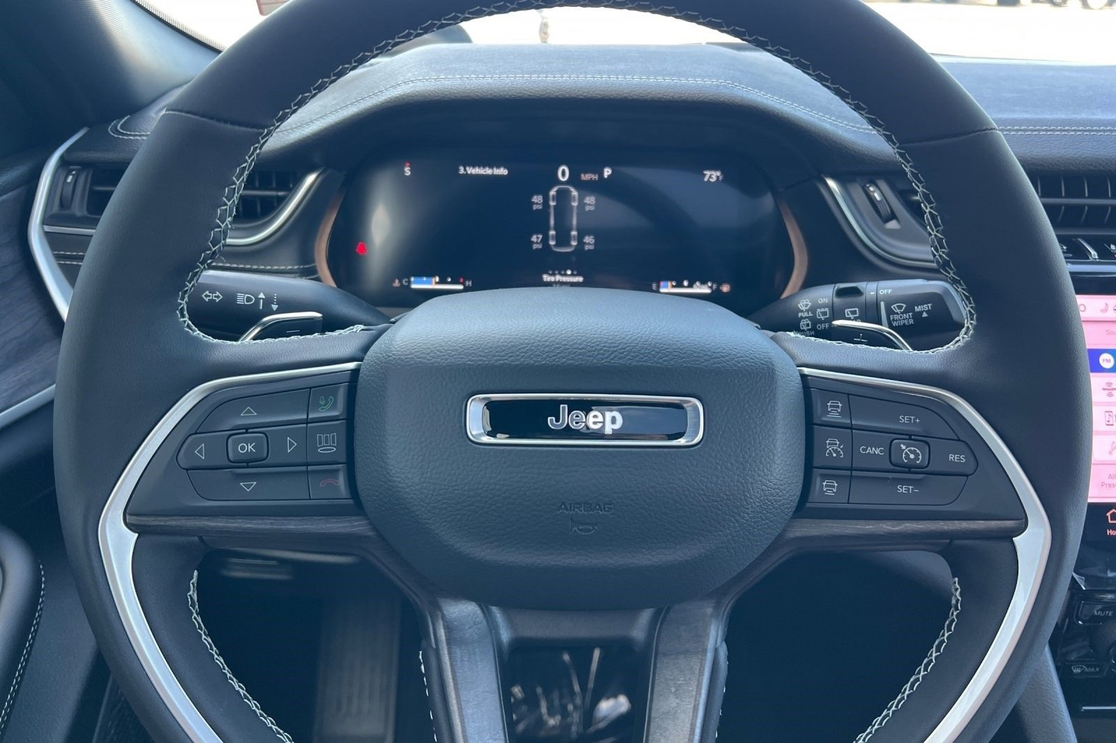 New 2025 Jeep Grand Cherokee L Limited w/ Luxury Tech Group II image 25