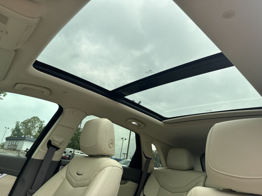 Used 2020 Cadillac XT5 Premium Luxury FWD image 9