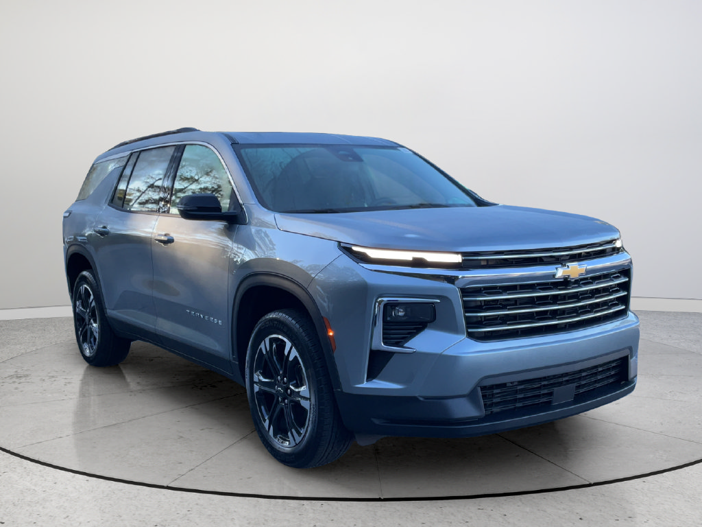 New 2027 Chevrolet Traverse LT w/ LPO, Floor Liner Package FWD image 1