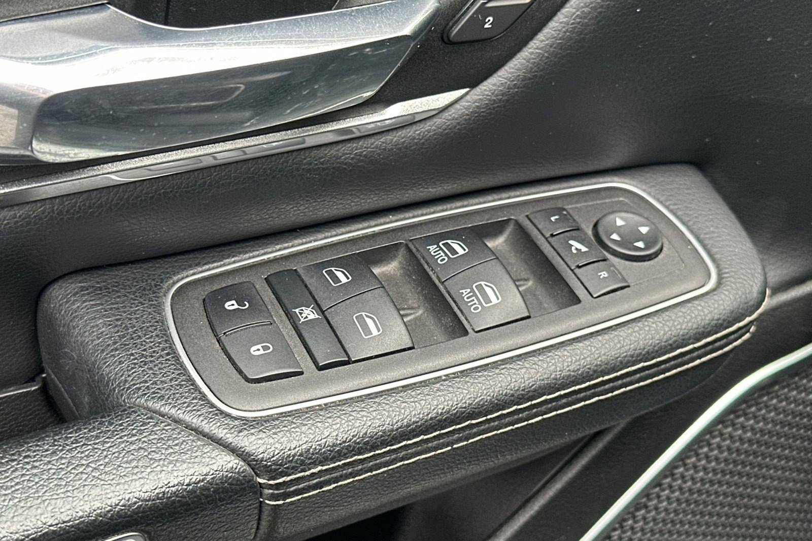 Used 2023 RAM 1500 Laramie AWD/4WD image 13