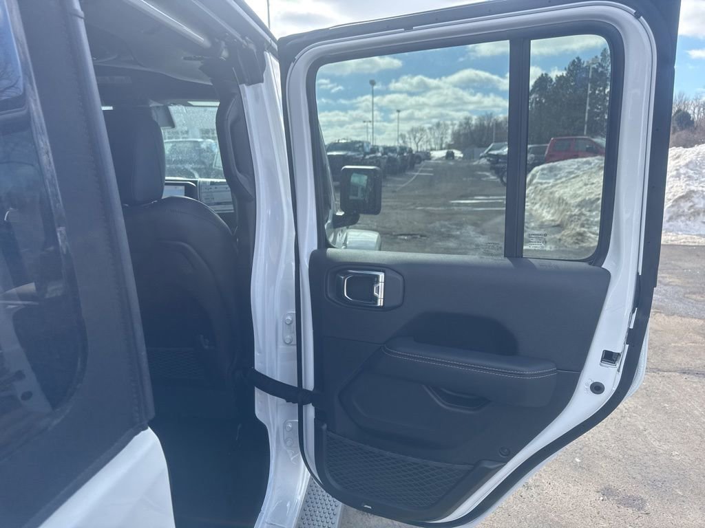 New 2025 Jeep Wrangler Sahara image 38