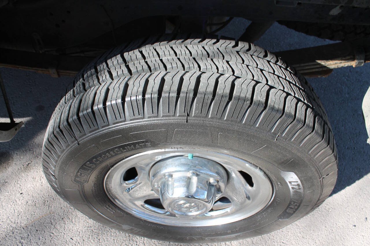 Used 1997 Dodge Ram 2500 Truck 2WD Club Cab image 25