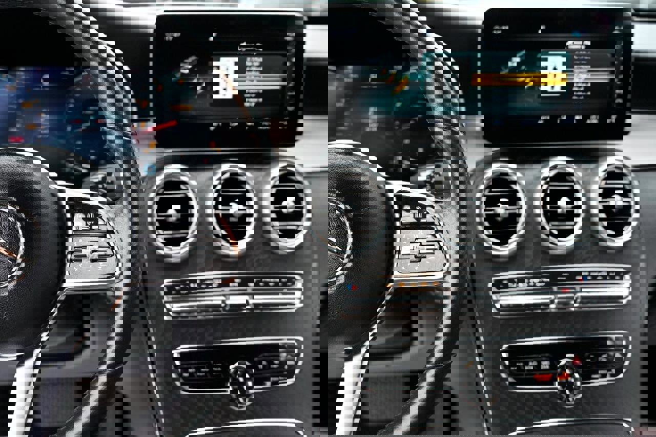 Used 2021 Mercedes-Benz C 300 Sedan image 23