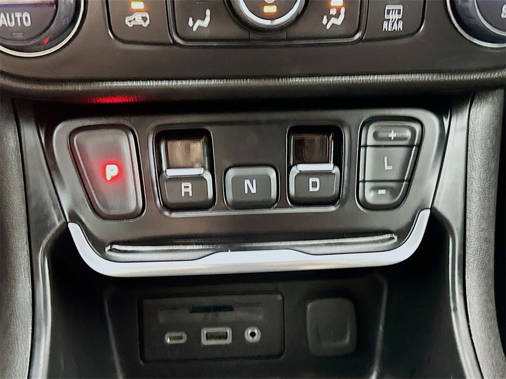 Used 2020 GMC Terrain SLT w/ Preferred Package image 17