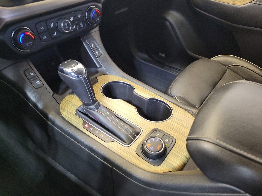 Used 2019 GMC Acadia Denali image 26