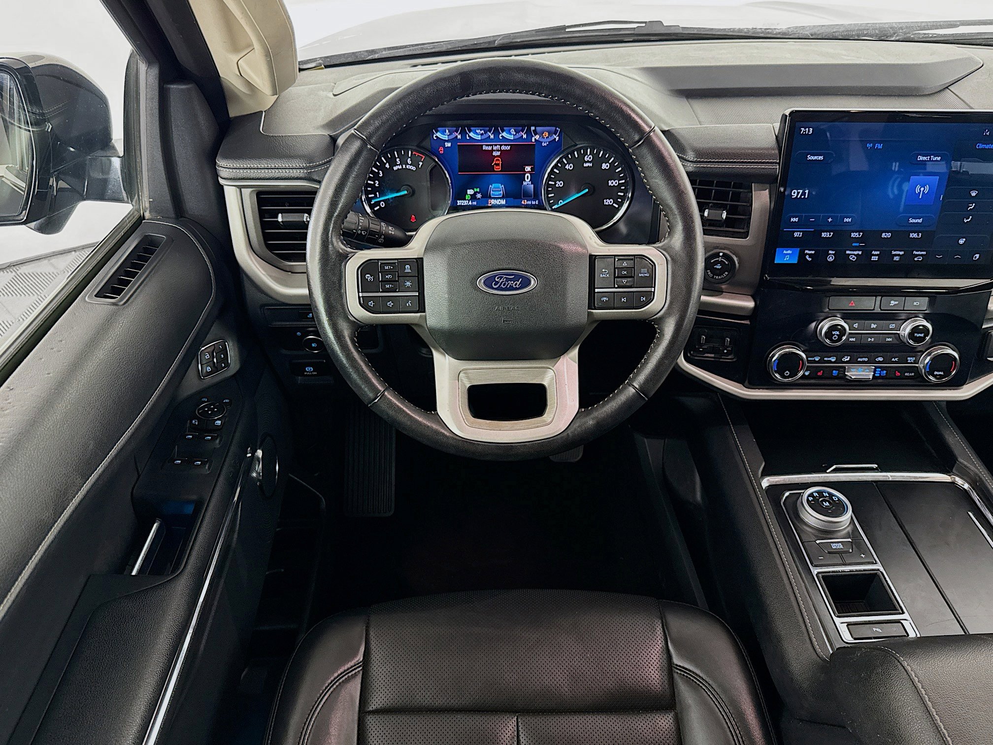 Used 2022 Ford Expedition Max XLT image 16