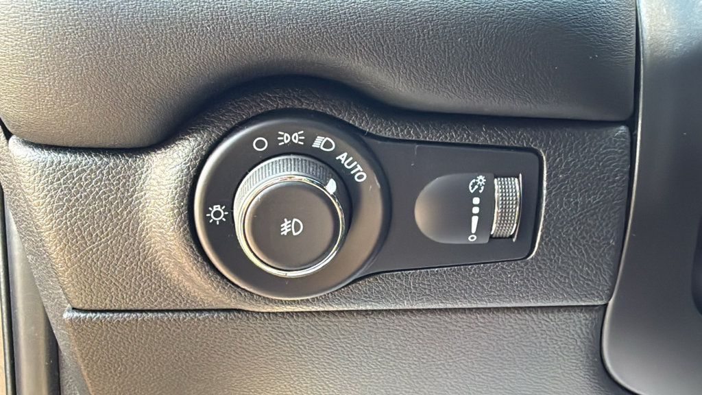 Used 2021 Dodge Durango Citadel w/ Premium Entertainment Group RWD image 19