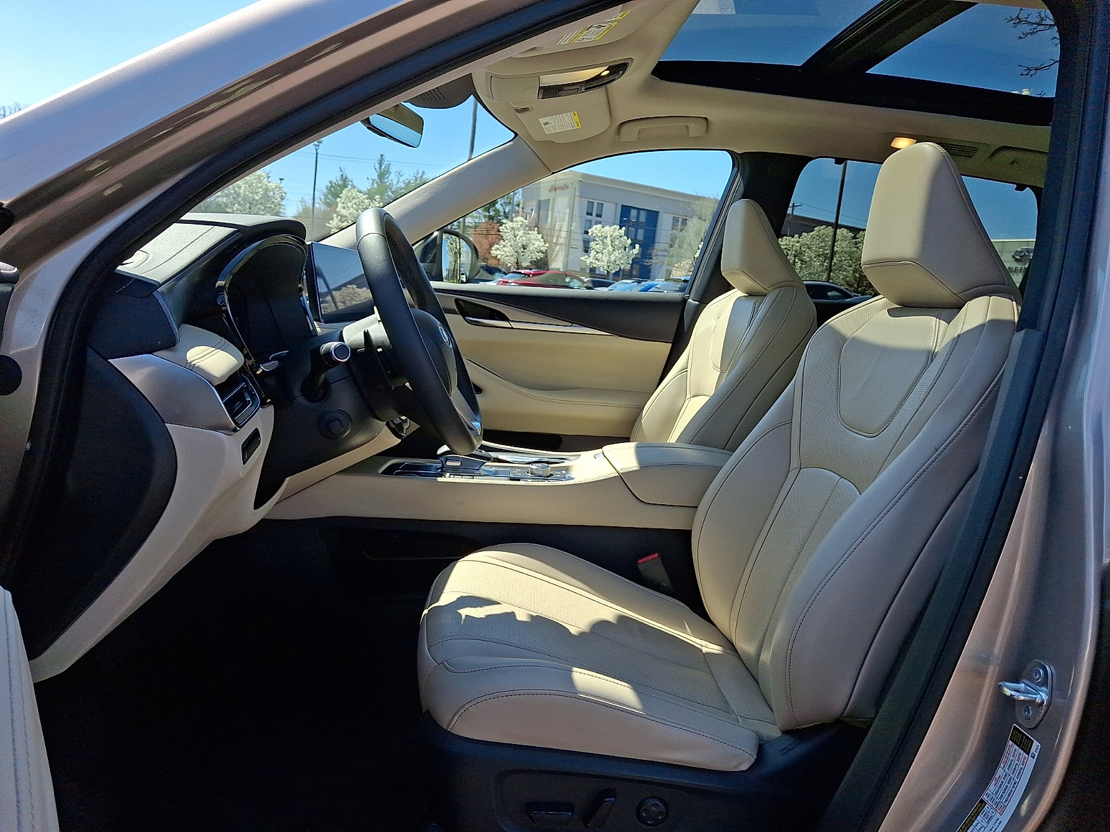 Certified 2023 INFINITI QX60 Luxe w/ Cargo Package image 14