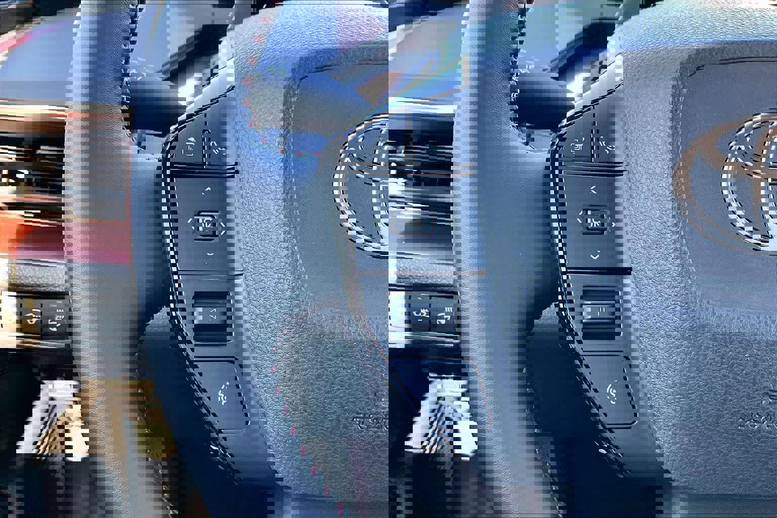 Used 2024 Toyota Prius Prime XSE image 21