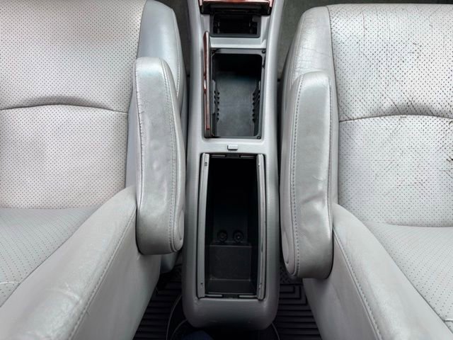 Used 2005 Toyota Highlander 4WD V6 w/ 3rd Row image 27