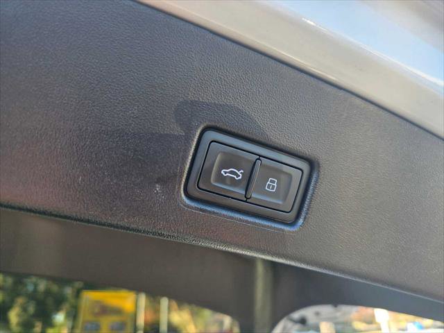 Used 2024 Audi Q4 e-tron Prestige w/ Black Optic Plus Package image 18