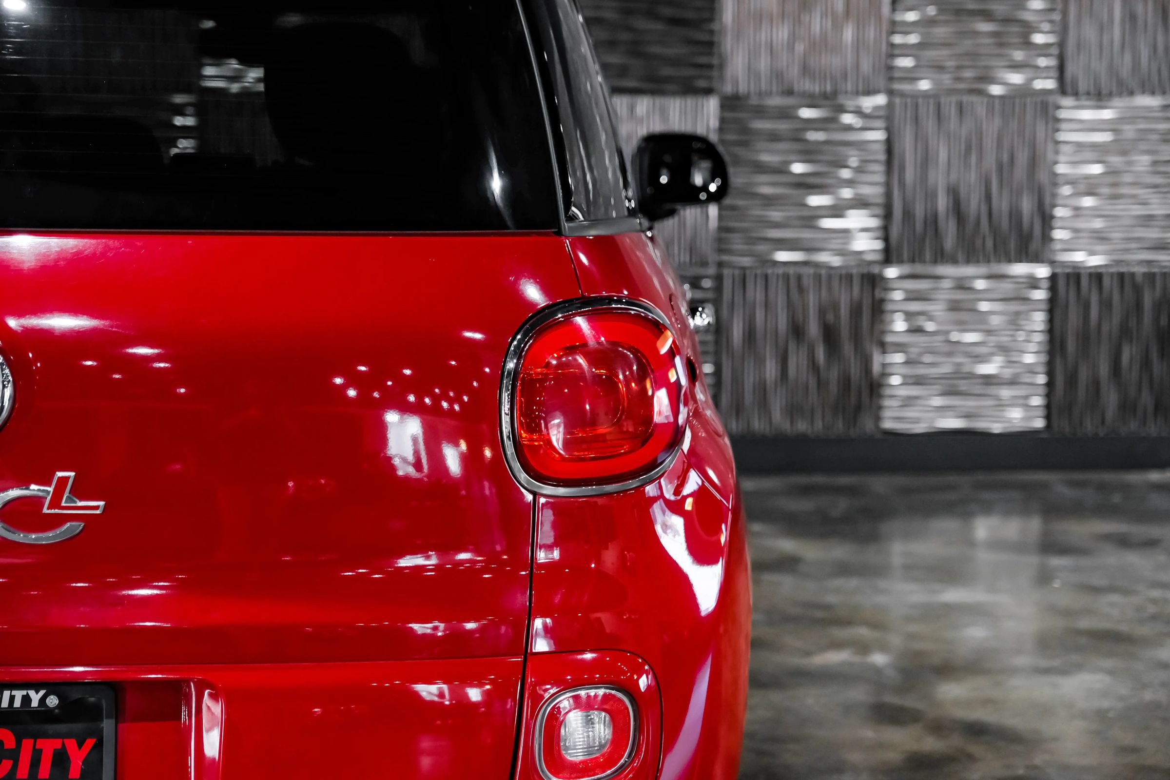 Used 2017 FIAT 500L Lounge w/ Dual-Pane Sunroof Package FWD image 46