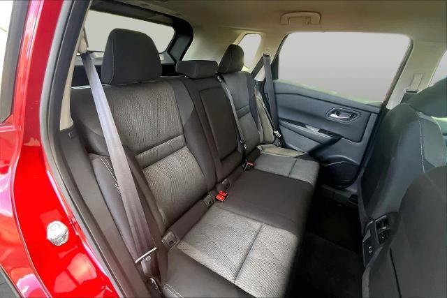 Certified 2024 Nissan Rogue SV FWD image 20