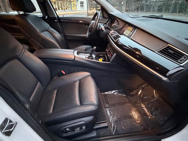 Used 2017 BMW 535i Gran Turismo image 25