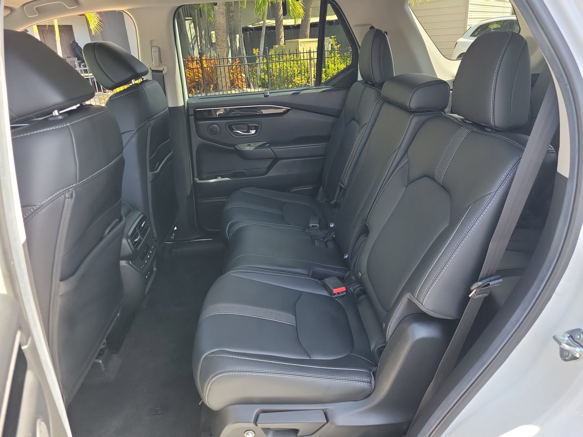 Used 2025 Honda Pilot Touring image 17