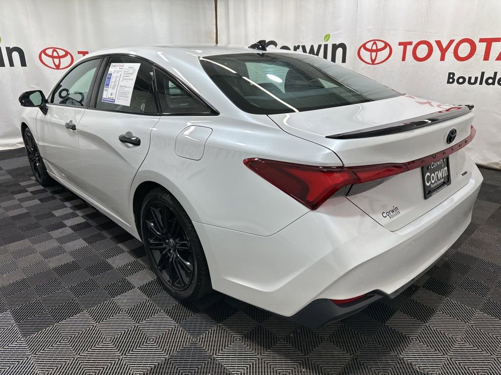 Used 2022 Toyota Avalon XSE image 4