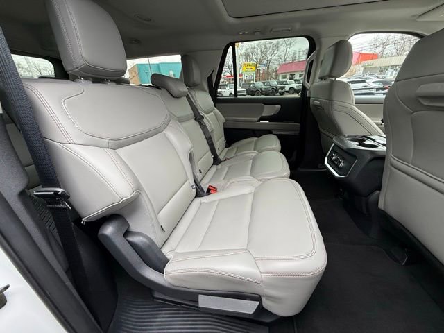 Certified 2025 Ford Expedition Max Active image 17