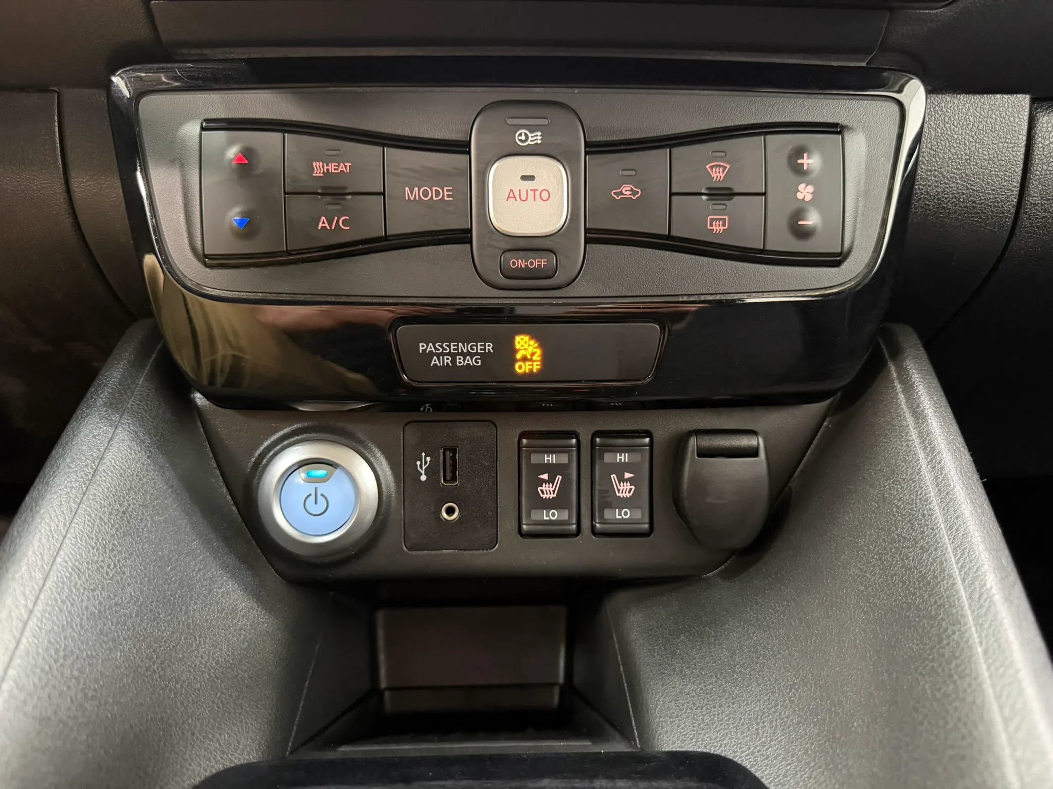 Used 2018 Nissan Leaf SV w/ SV Technology Package FWD image 26