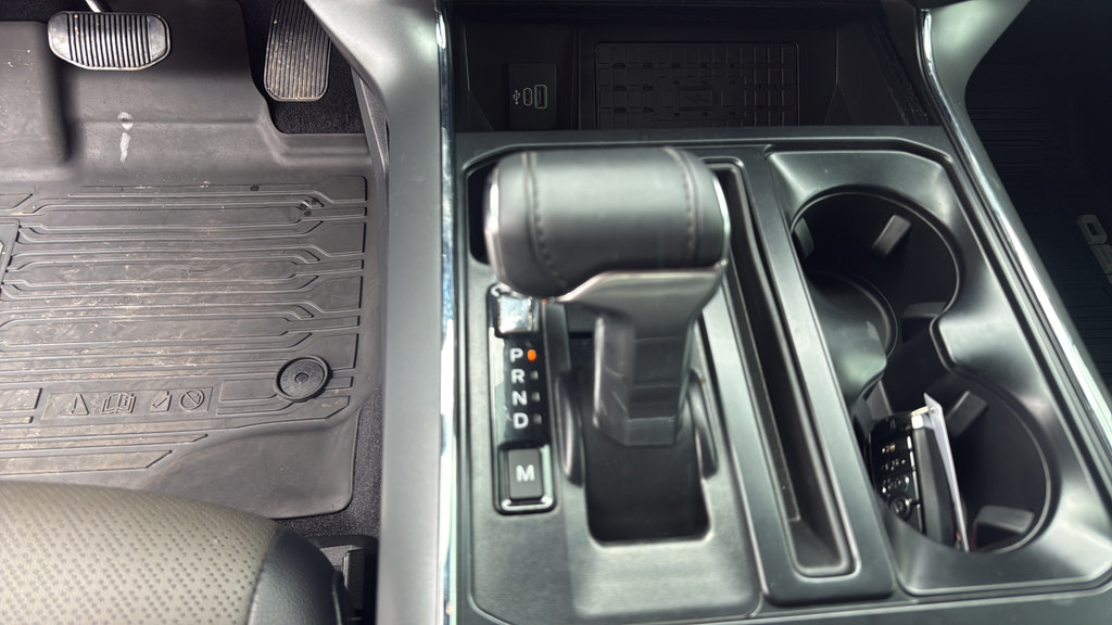 Used 2025 Ford F150 Lariat w/ Equipment Group 502A High AWD/4WD image 9
