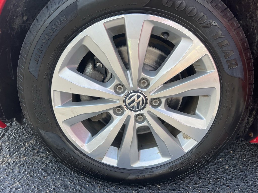 Used 2018 Volkswagen Golf SE image 36