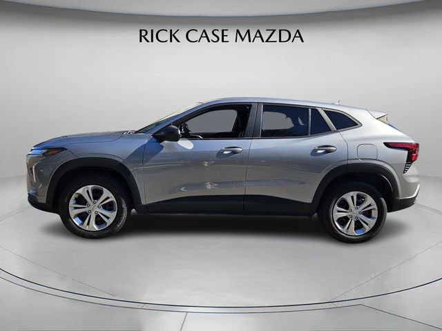 Used 2024 Chevrolet Trax LS image 3