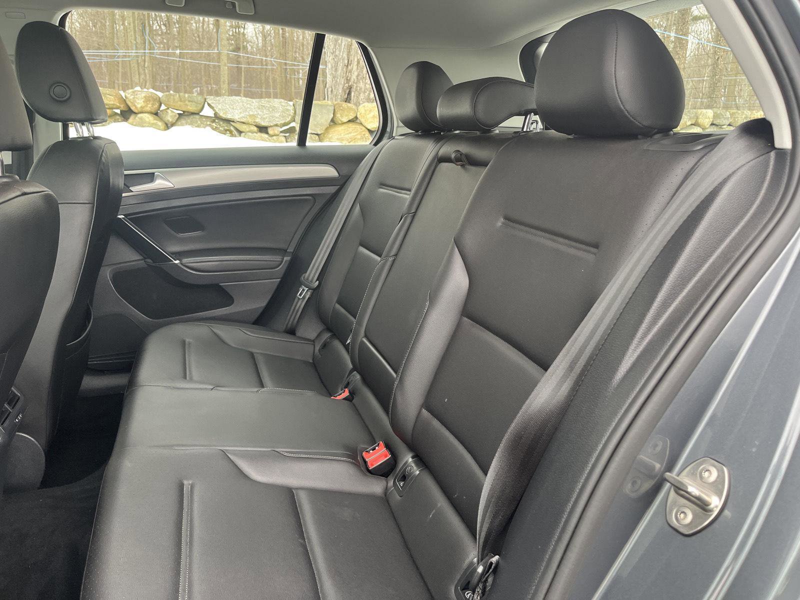 Used 2017 Volkswagen Golf Wolfsburg Edition image 40