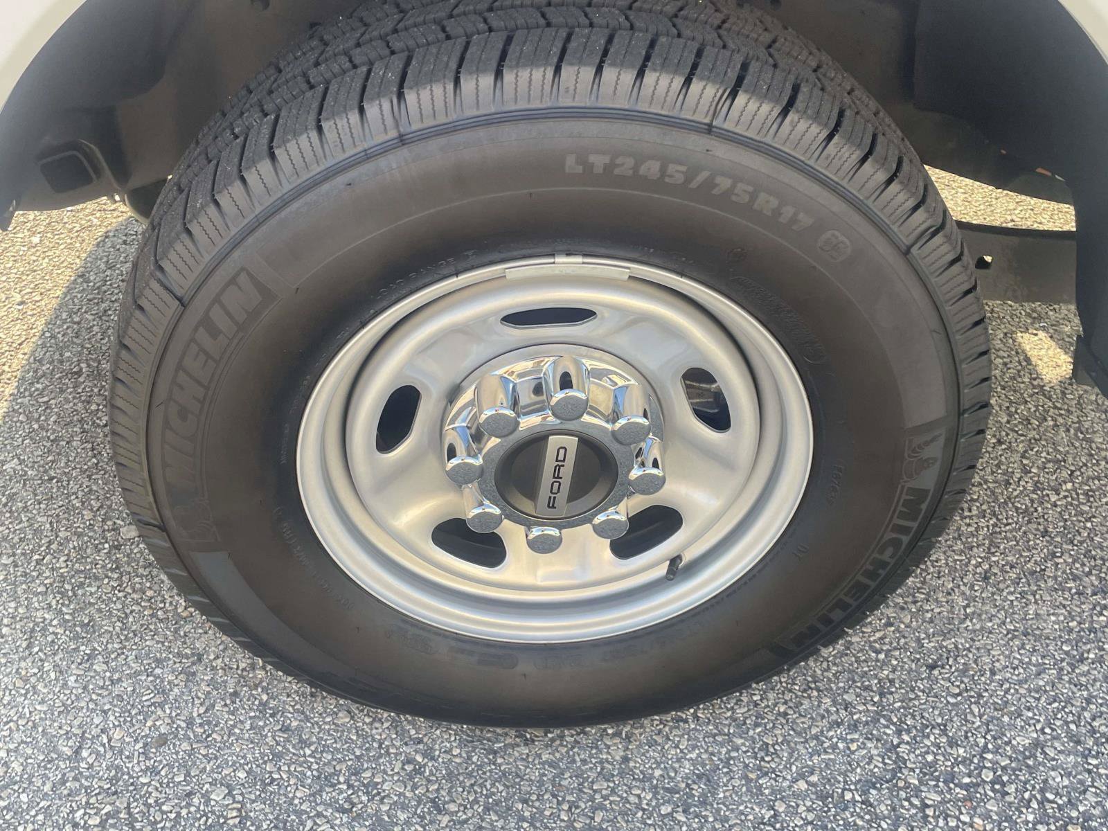 Used 2025 Ford F250 XL w/ XL Chrome Package RWD image 10