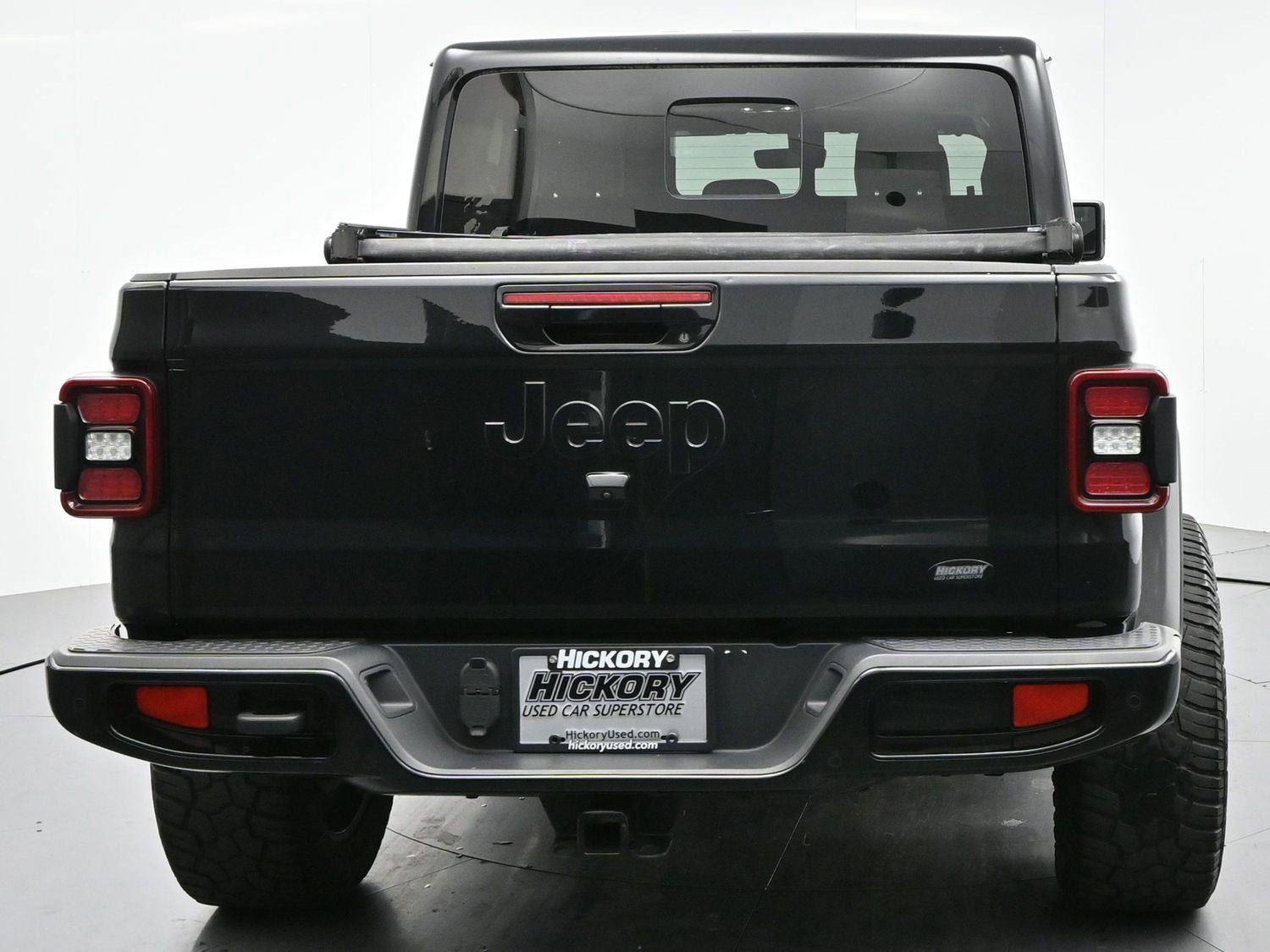 Used 2021 Jeep Gladiator Overland image 2