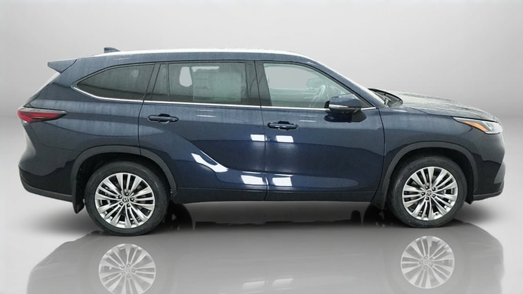 New 2026 Toyota Highlander Platinum AWD/4WD image 8