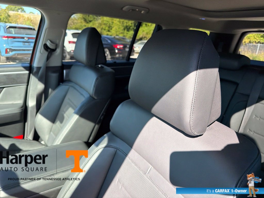 Used 2025 Hyundai Santa Fe Limited AWD/4WD image 12
