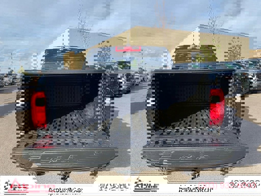 Used 2023 GMC Canyon AT4 image 20