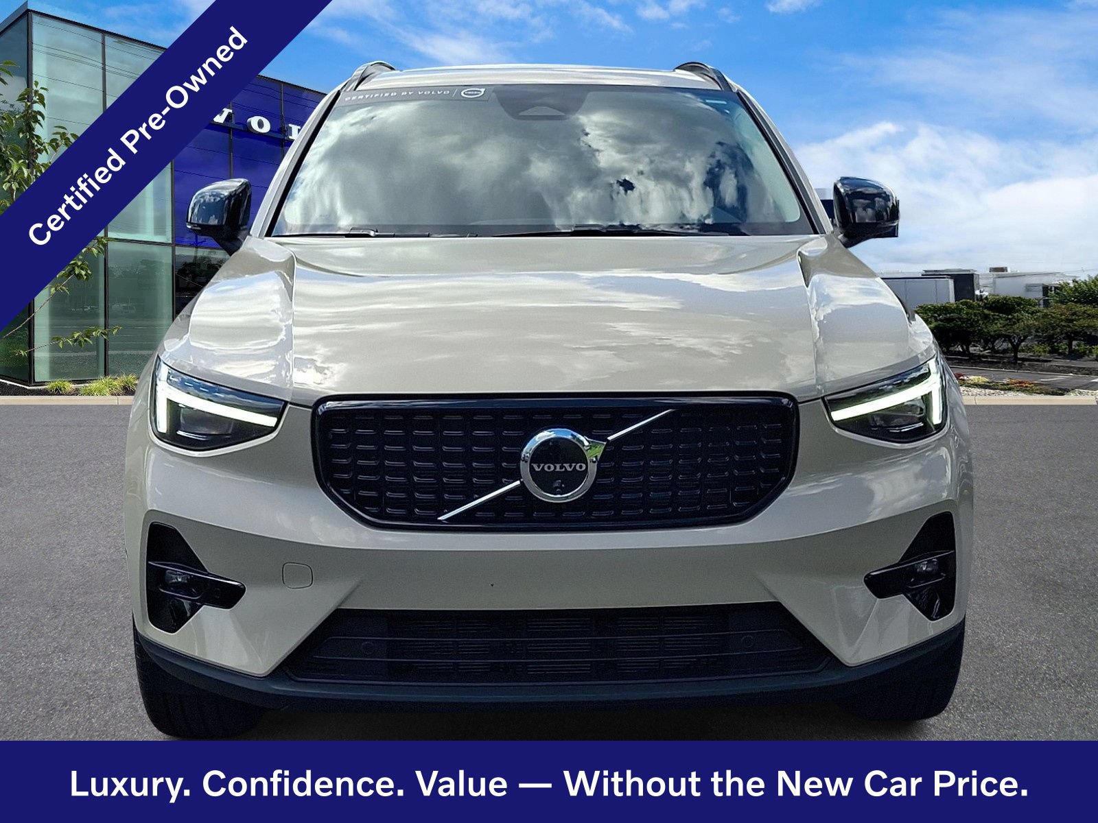 Certified 2025 Volvo XC40 B5 Ultra AWD/4WD image 2