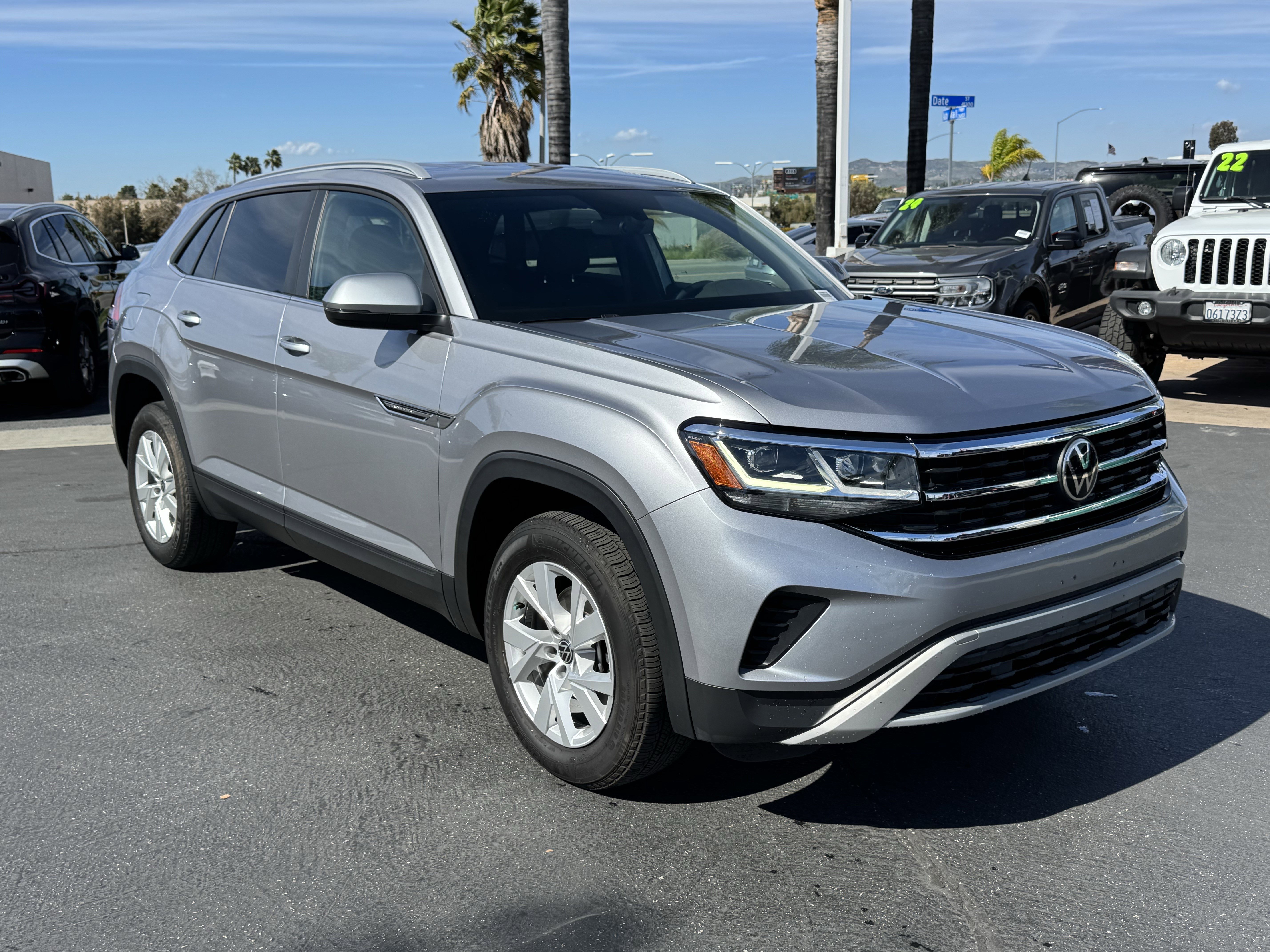 Used 2020 Volkswagen Atlas Cross Sport S image 2