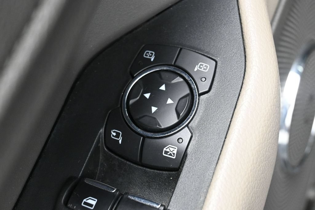 Used 2019 Ford Expedition XLT w/ Equipment Group 202A RWD image 12