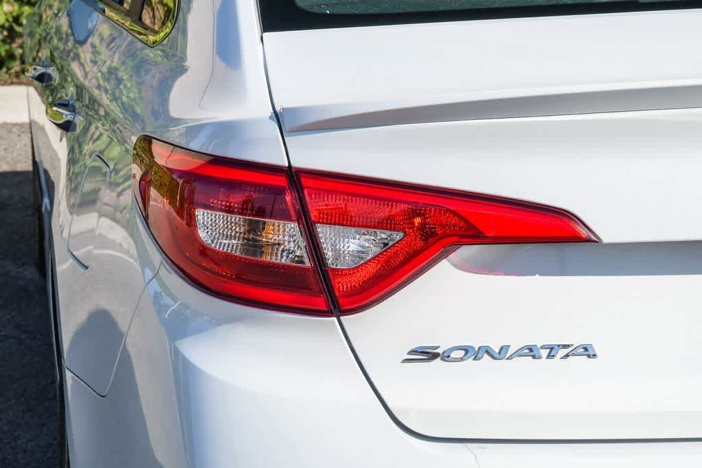 Used 2017 Hyundai Sonata Sport w/ Value Edition Package 02 FWD image 9