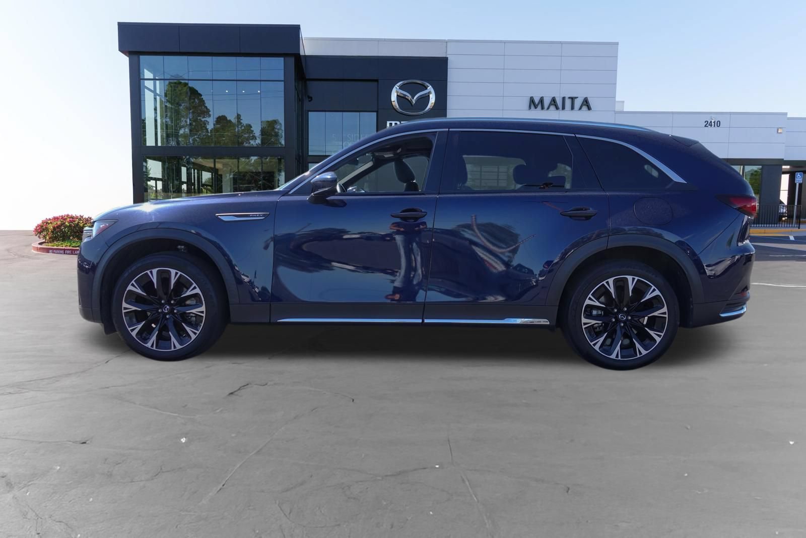 Certified 2024 MAZDA CX-90 Plug-In Hybrid w/ Premium Plus AWD/4WD image 8