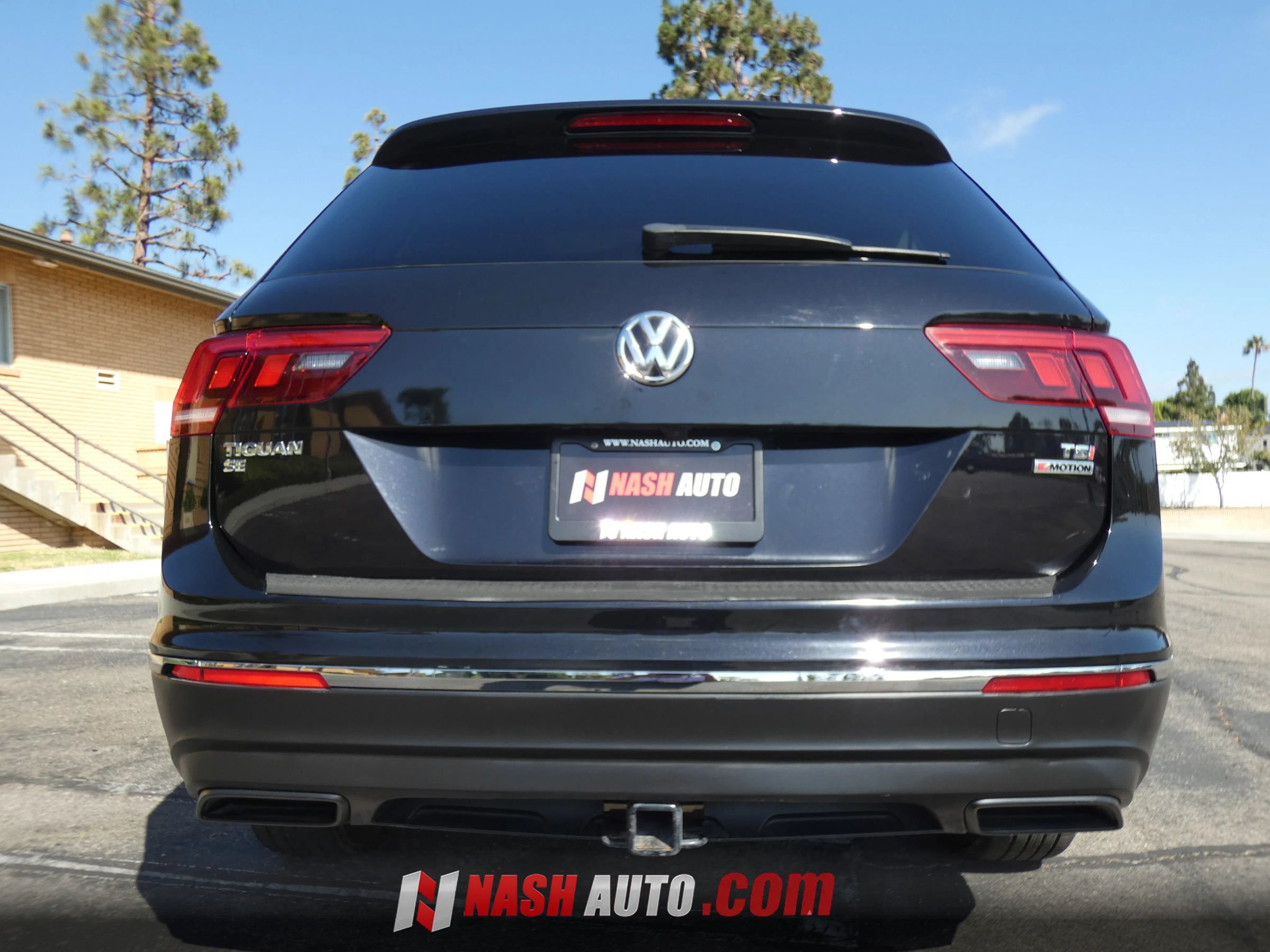 Used 2018 Volkswagen Tiguan SE w/ Panoramic Sunroof Package AWD/4WD image 10