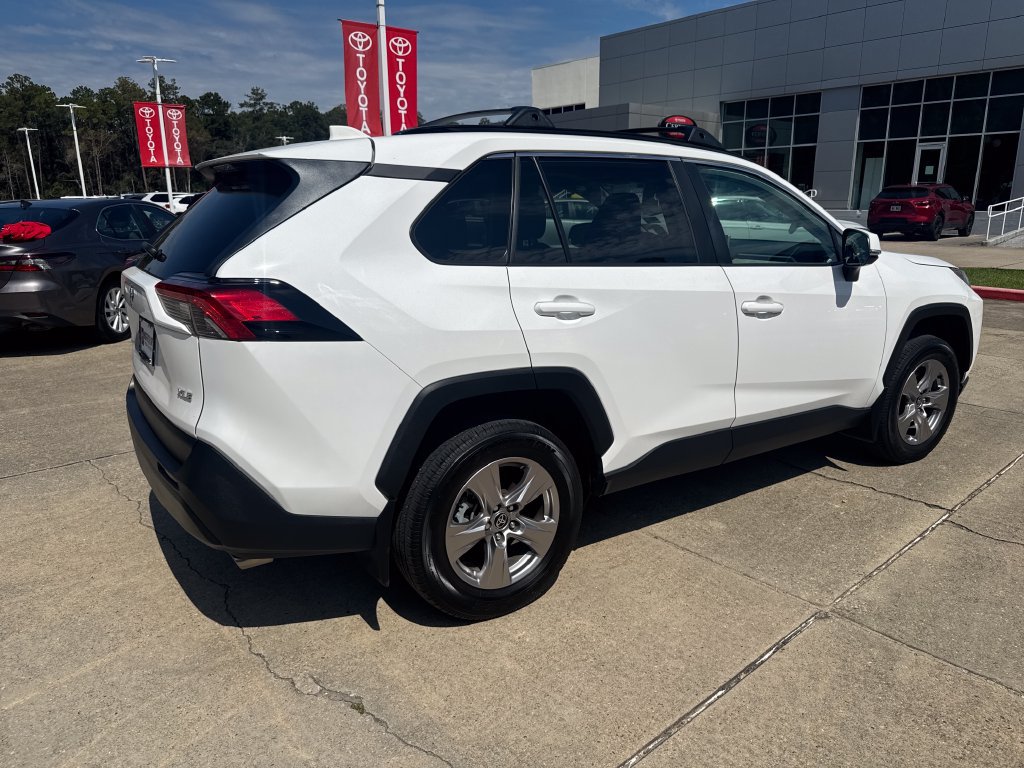Used 2023 Toyota RAV4 XLE w/ Convenience Package FWD image 7