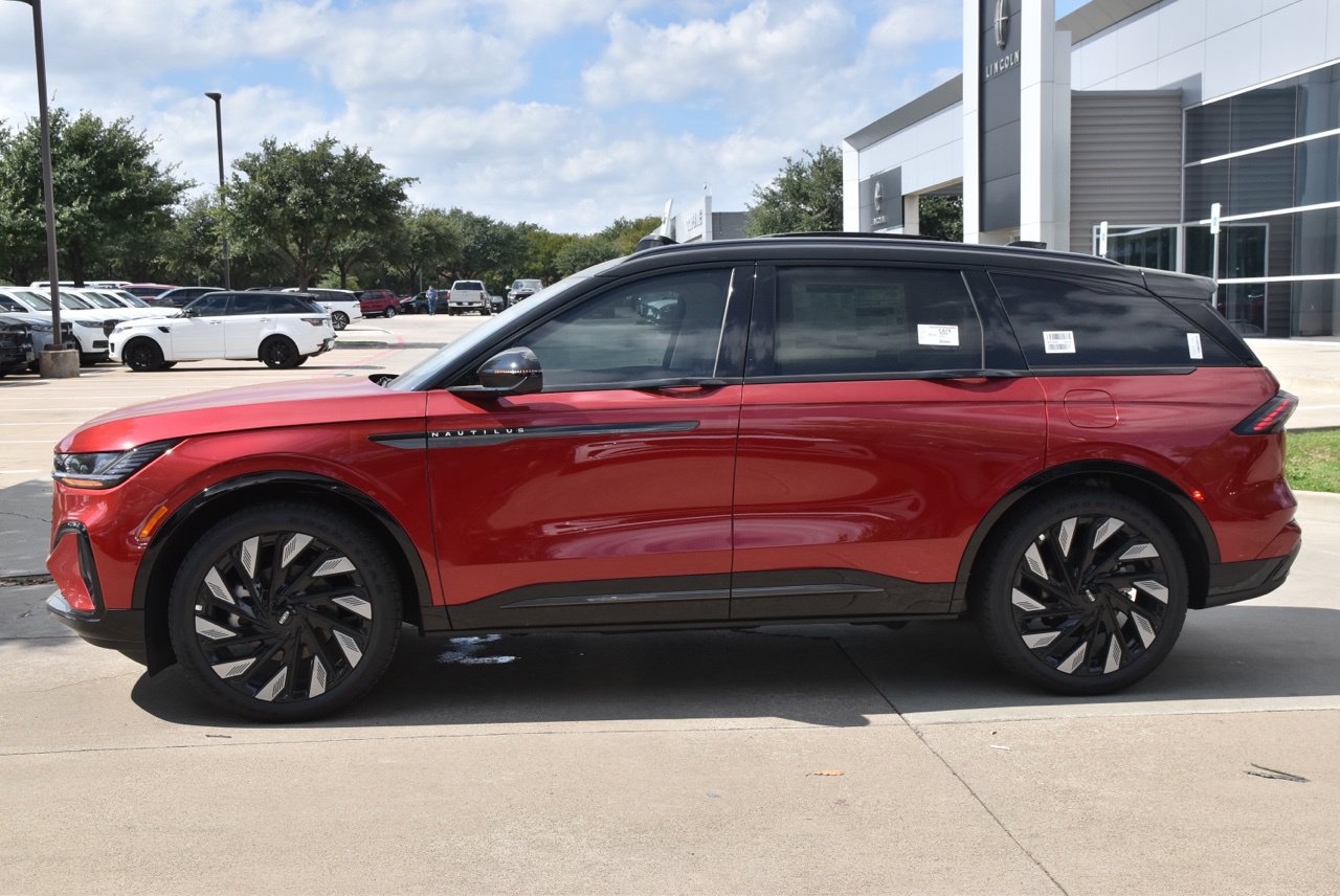 New 2026 Lincoln Nautilus Reserve AWD/4WD image 11
