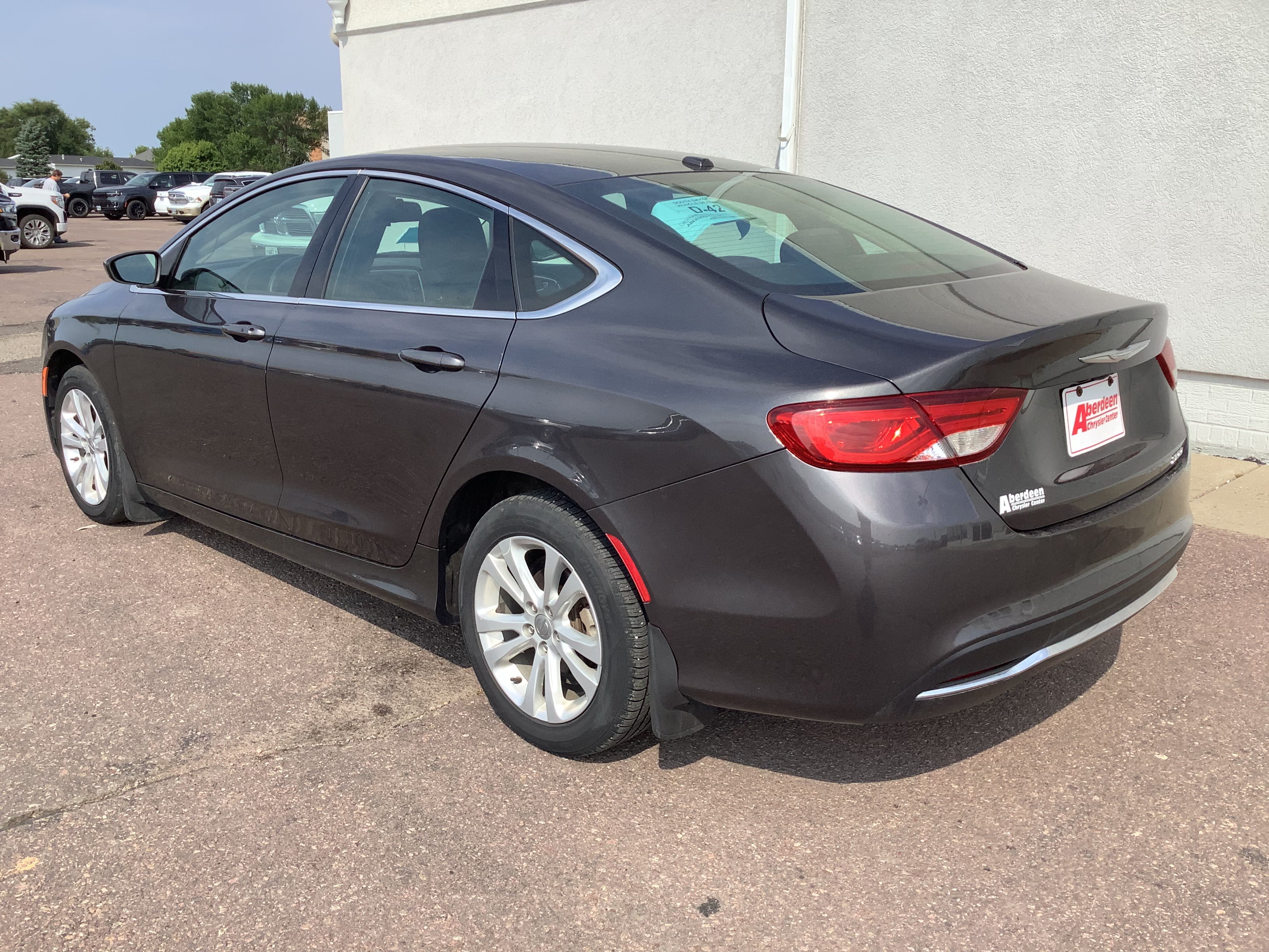 Used 2015 Chrysler 200 Limited w/ Convenience Group FWD image 6