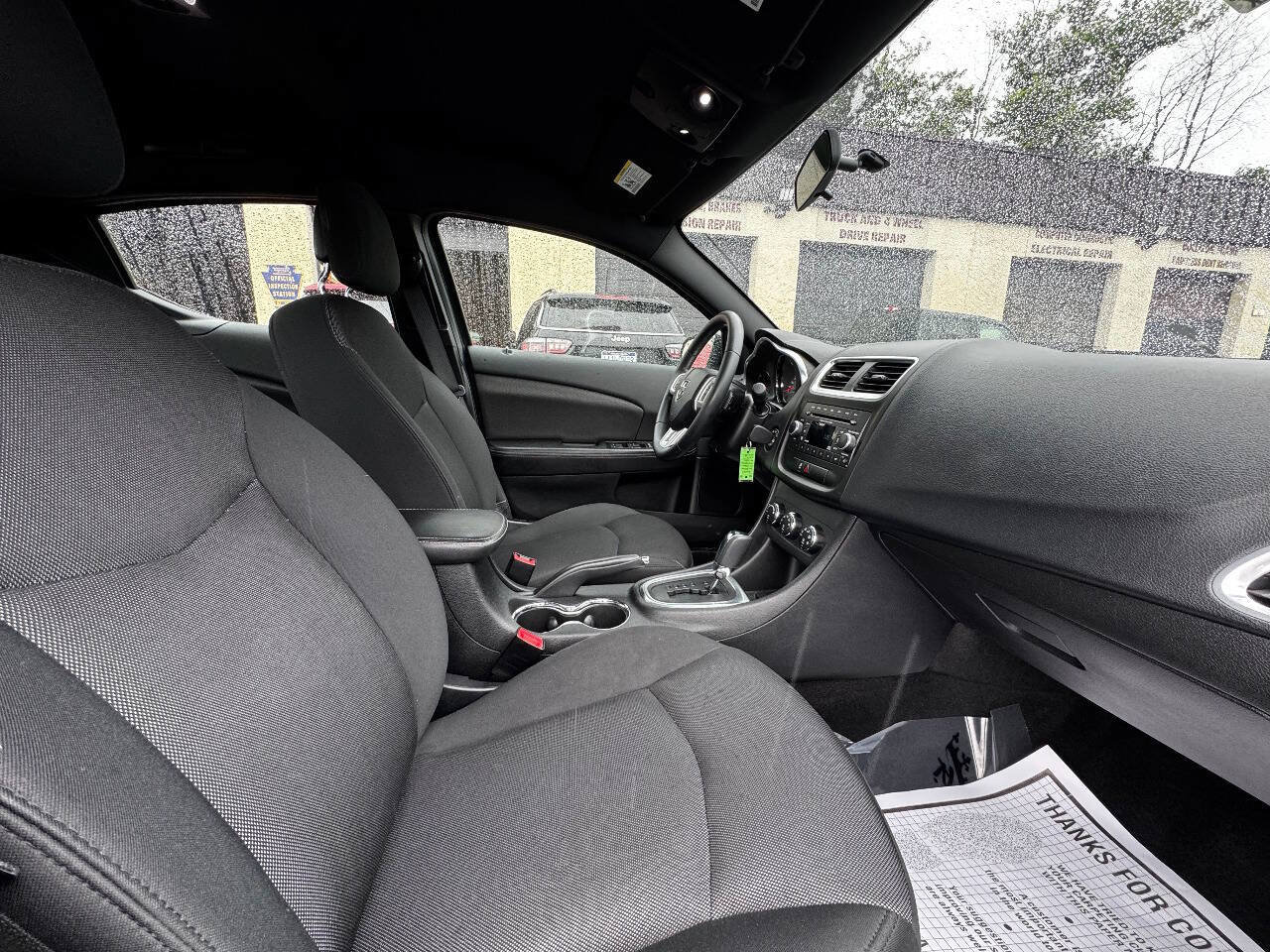 Used 2012 Dodge Avenger SXT FWD image 13