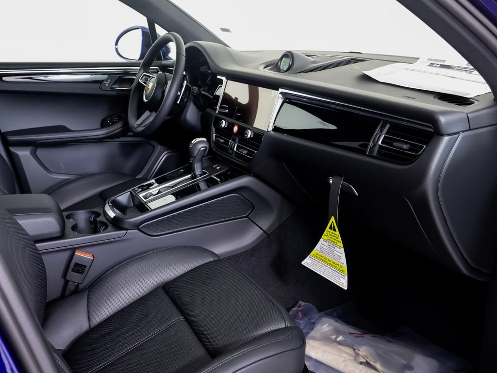 New 2026 Porsche Macan AWD/4WD image 7