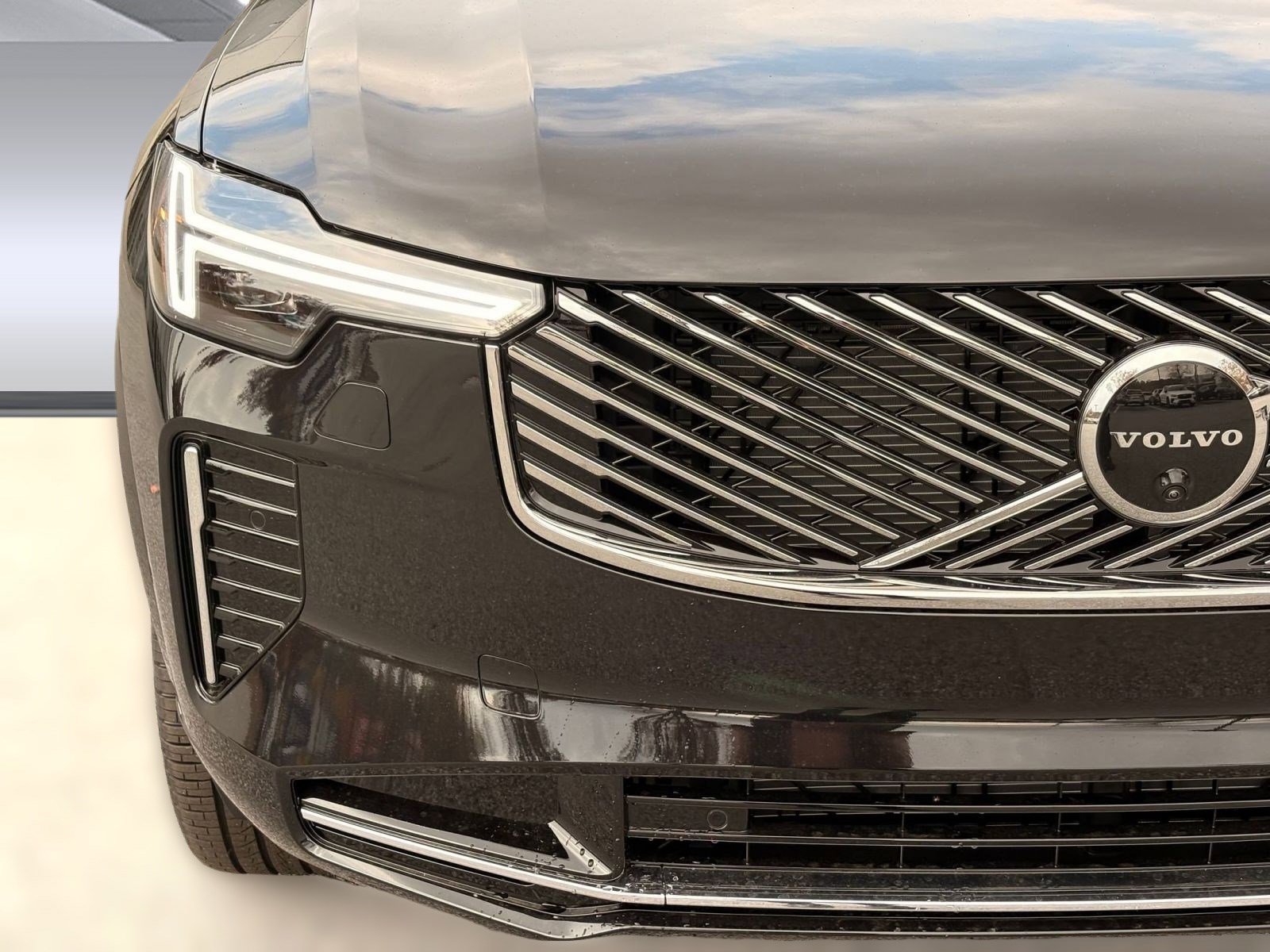 New 2026 Volvo XC90 B6 Ultra w/ Protection Package image 11