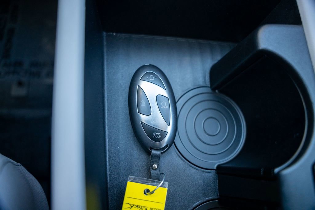 Certified 2025 Hyundai Kona SEL image 29