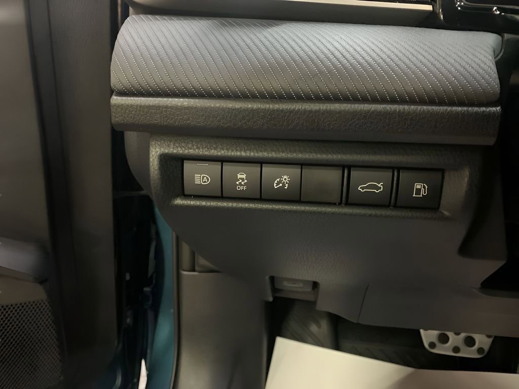 New 2026 Toyota Camry SE image 28