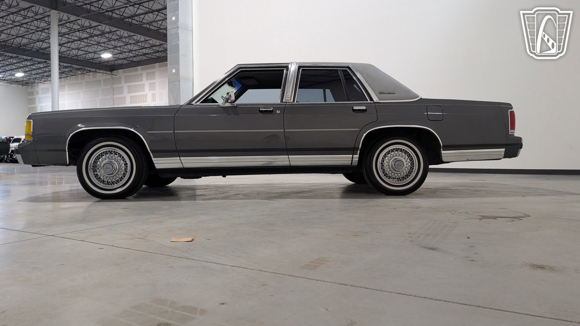 Used 1988 Ford LTD Crown Victoria RWD image 7
