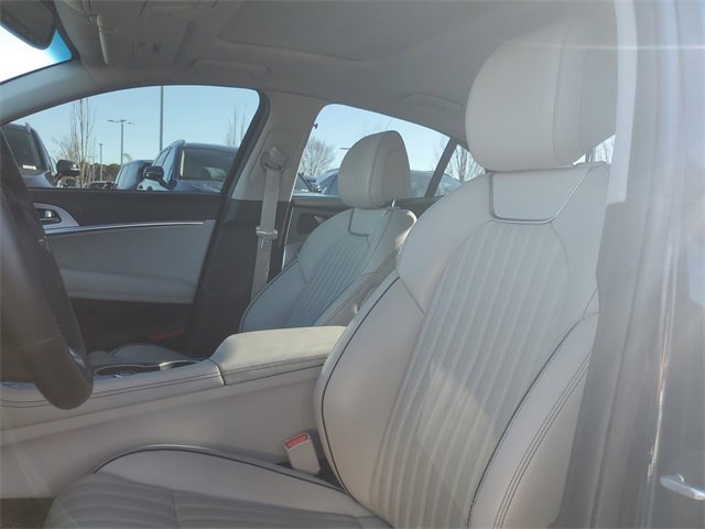 Used 2020 Genesis G70 3.3T image 12