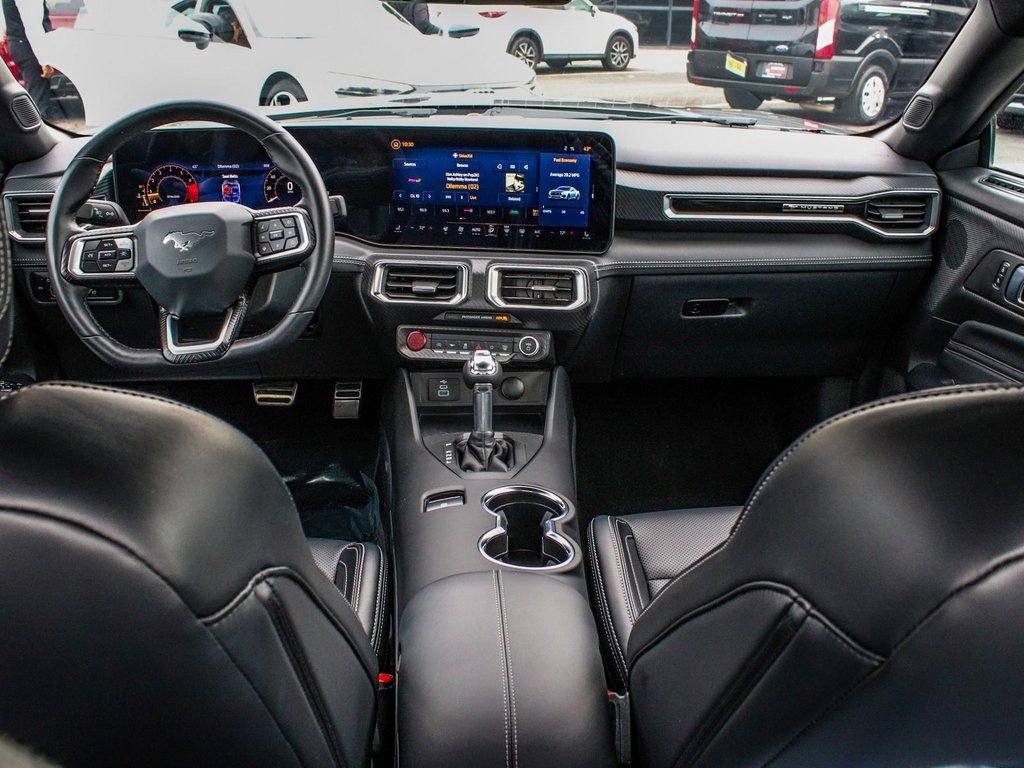 Used 2025 Ford Mustang Premium image 31