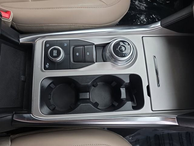 Certified 2021 Ford Explorer XLT w/ Equipment Group 202A image 5