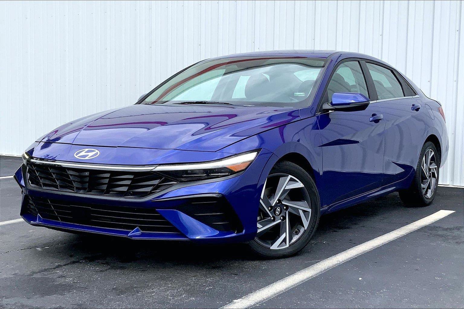 Used 2025 Hyundai Elantra Limited